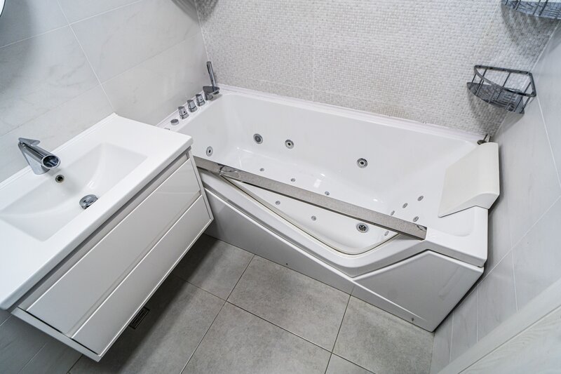 Drumul Taberei, Brancusi, 2 camere cu terasa de 37 mp, mobilat, comision 0%