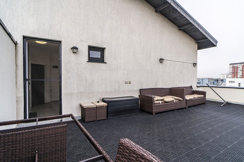 Drumul Taberei, Brancusi, 2 camere cu terasa de 37 mp, mobilat, comision 0%